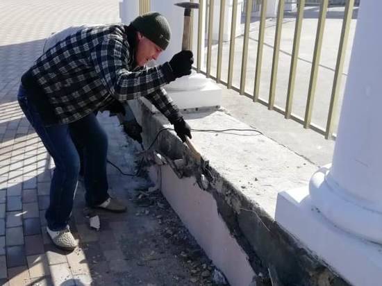 В Волгограде подрядчик за свой счет переделывает вход в парк Гагарина