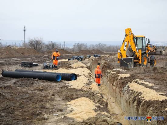 В Волгограде строят основание будущей дороги по улице Электролесовской