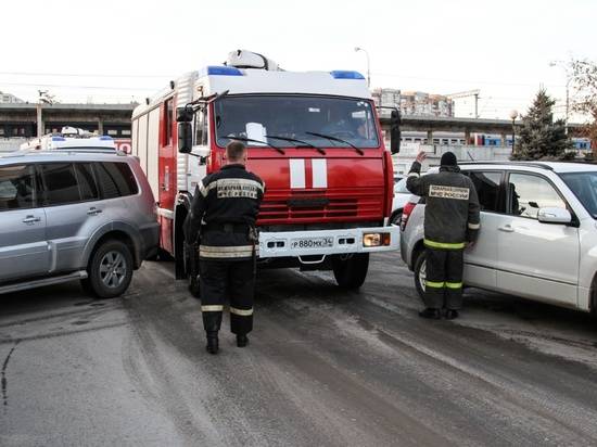 Сотрудники МЧС призывают волгоградцев уступать дорогу спецтранспорту