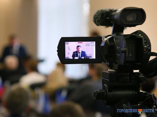 Андрей Бочаров провёл видеоселектор с главами муниципалитетов