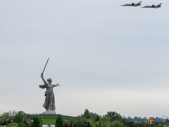 9 Мая в небе над Сталинградом пролетят самолёты и вертолёты