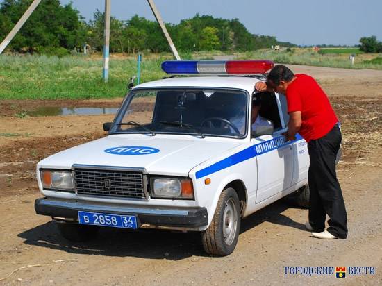 На западе Волгограда «Жигули» не разъехались с «Мерседесом»