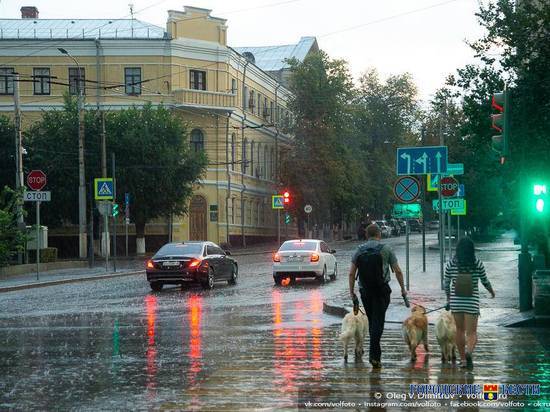Еще два дня дождей: грозы, ветер и похолодание ожидают Волгоград