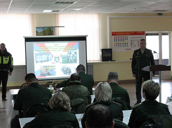 Волгоградские мотострелки провели занятия по требованиям безопасности военной службы