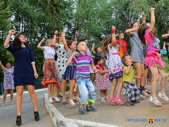 В Волгоградской области 173 000 родителей обратились за "путинскими" выплатами на детей