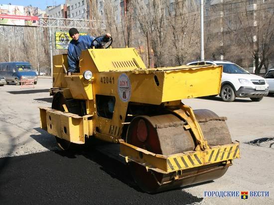 В Волгограде специалисты проверяют качество новых дорог