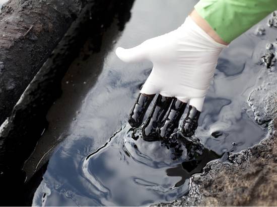 Утечку нефтепродуктов зафиксировали в Волгоградской области