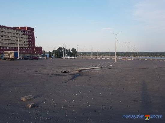 Около стадиона «Волгоград Арена» снесли столб
