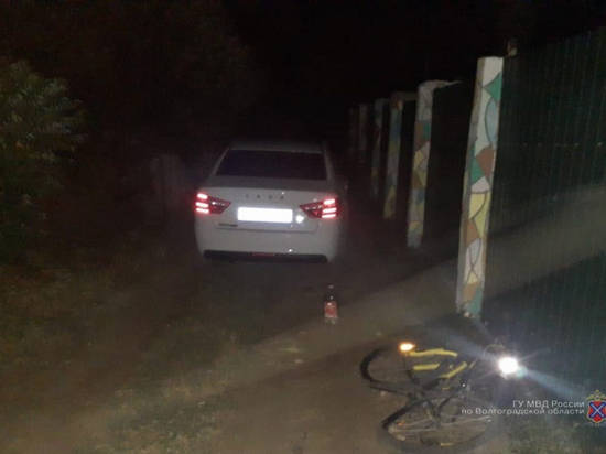 В Волжском 10-летний велосипедист попал под машину