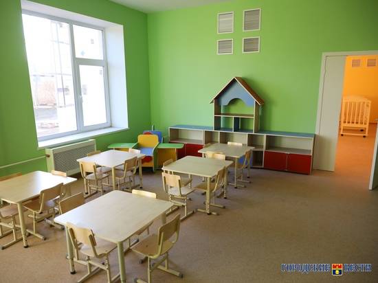 В детских садах и школах Волгоградской области устанавливают новые окна