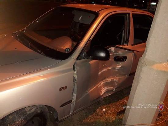 В Волжском четверо пострадали в аварии такси и "десятки"