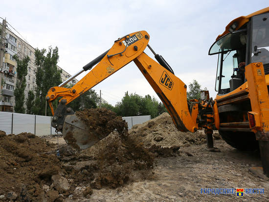 В Волгограде начался демонтаж некачественных аттракционов