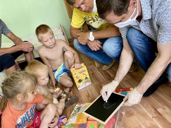 Добрые дела сближают: руководители волгоградских предприятий помогли детскому отделению Котельниковской районной больницы