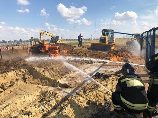 Магистральный газопровод загорелся в Волгоградской области