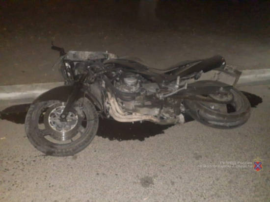 В Волжском в результате аварии погиб мотоциклист