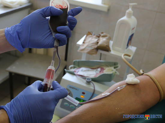 Волгоградцам, перенесшим COVID-19, предлагают сдать плазму крови