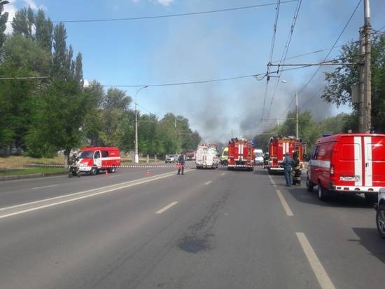 В Волгограде возобновили движение транспорта по проспекту Ленина после взрыва на заправке