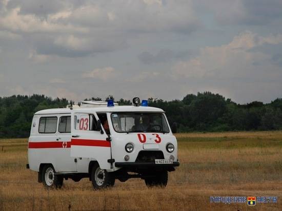 В Волгоградской области при опрокидывании авто пострадал 1,5-годовалый ребенок