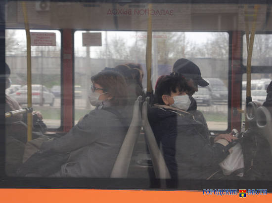 В Волгограде пассажирам без масок отказывают в проезде в общественном транспорте