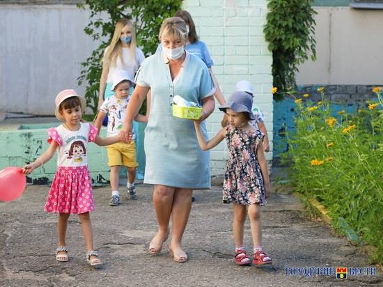 В Волгограде сохранят место за детсадовцем, которого не пускают в садик из-за COVID