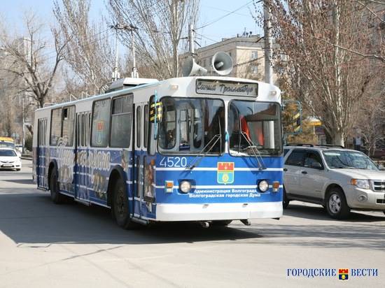 В Волгограде кондуктора троллейбуса покалечил родственник скандальной пассажирки