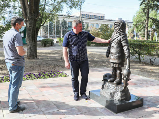 Андрей Бочаров о новом памятнике в Волгограде: «Берущий за душу»