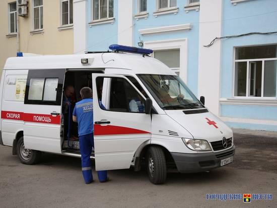 В Волгограде фельдшер, высадившая больную на улице, получила выговор