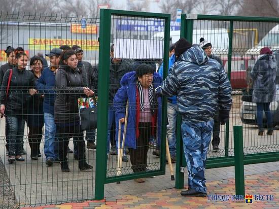 Мигрантов из Узбекистана будут вывозить из Волжского в три захода