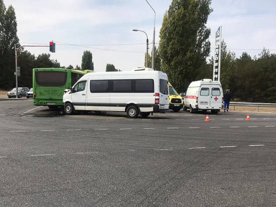 Под Иловлей столкнулись два автобуса: есть пострадавшие пассажиры
