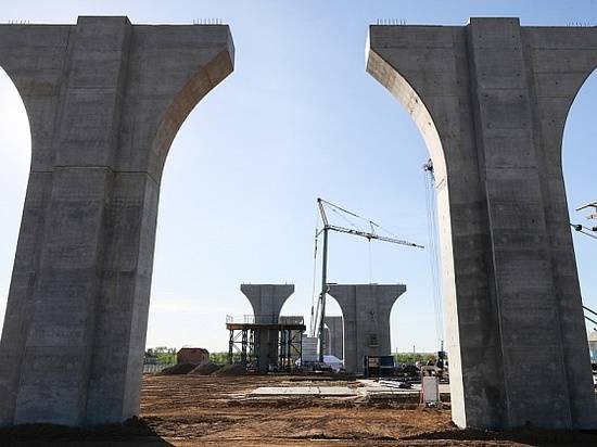 Под Волгоградом построили уже 13 опор будущего моста через ВДСК