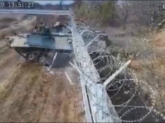 Боевая машина пехоты снесла забор в аэропорту Волгограда