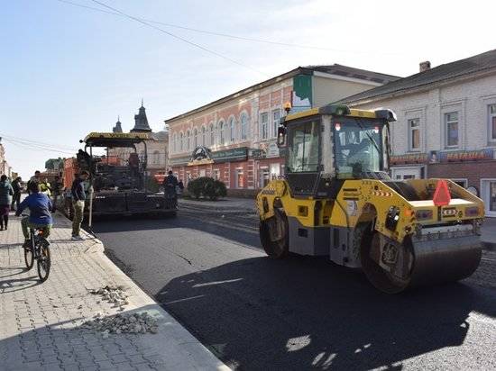 Администрация Камышина объяснила трудности ремонта на улице Октябрьской