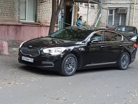 12 служебных авто передали из администрации Волгоградской области медикам