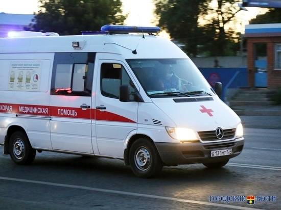 Под Волгоградом 2 человека скончались в ДТП с «КамАЗом»