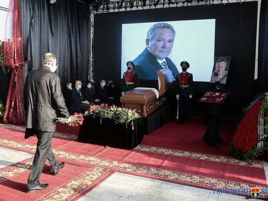В Волгограде увековечат память Николая Максюты