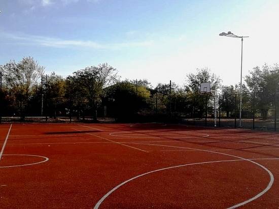 В Ленинском районе обустроили игровое поле для мини-футбола