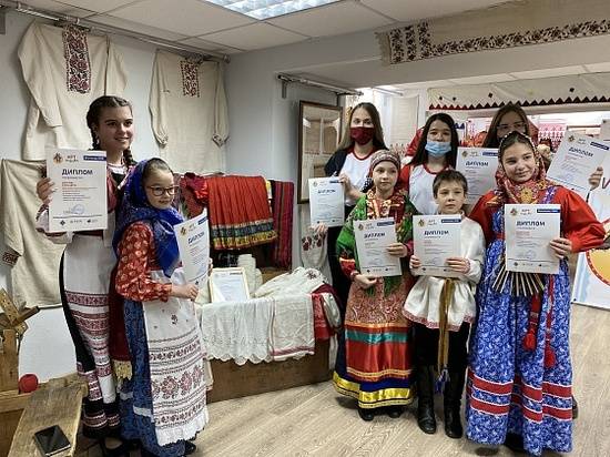 800 волгоградских школьников стали участниками проекта «Арт-избушка»