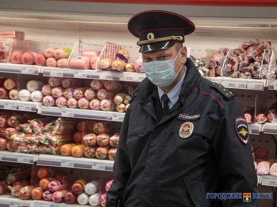 В Волгоградской области патрули задержали 121 человека без масок