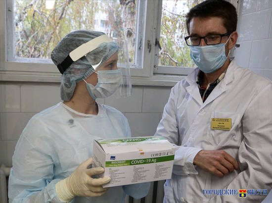 В Волгоградском регионе приняли решение выдавать всем амбулаторно лечащимся от COVID-19 бесплатные лекарства