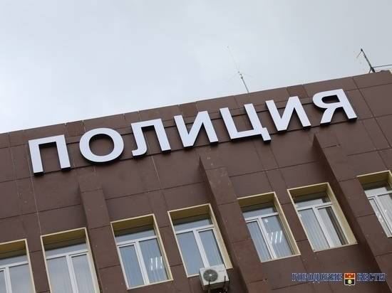 В Волгограде суд на два месяца арестовал напавшего на полицейских водителя