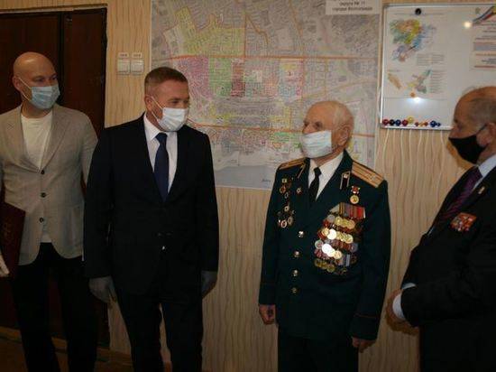 В Волгограде ветерана Виктора Шестеля поздравили с 95-летием