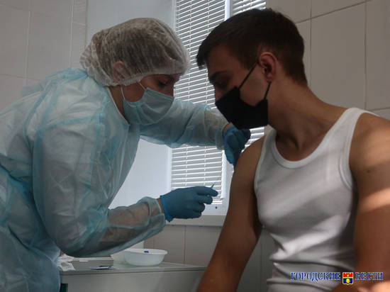 В Волгограде рассказали о состоянии привитых от коронавируса медиков