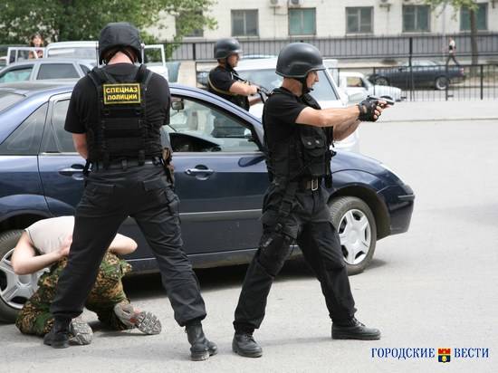 Подростки с кастетом задержаны за разбой на юге Волгограда
