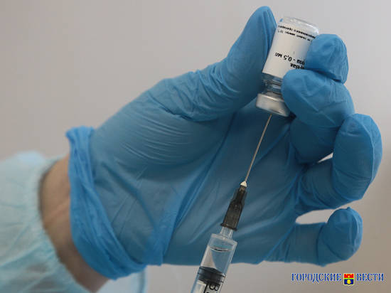 В Волгограде коронавирусом заболели врачи, получившие 1-ю дозу вакцины