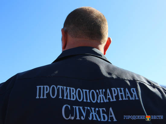 В Волгограде 54 пожарных потушили вещевой рынок