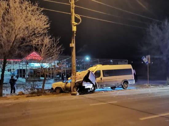 На юге Волгограда произошло ДТП с маршруткой, есть пострадавшие