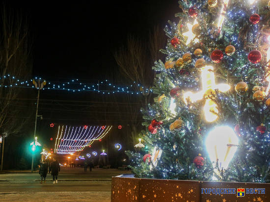 Праздничные новогодние гуляния начинаются в центре Волгограда