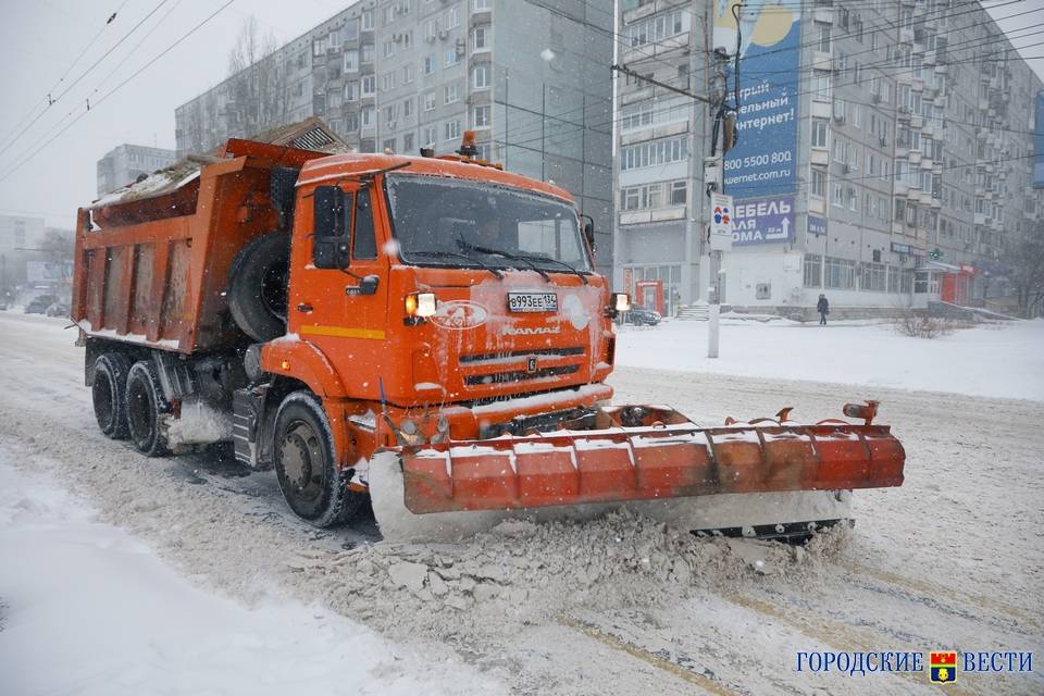 Дороги Волгоградской области обработали при помощи 1500 тонн реагентов