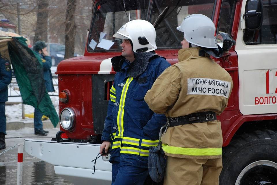 В Волгограде ночью за 11 минут сгорел торговый павильон