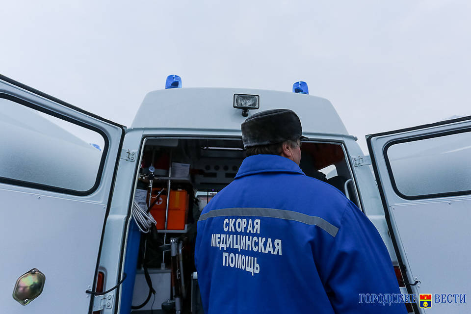 Пострадал 5-летний ребенок: в Волгограде машина влетела в столб